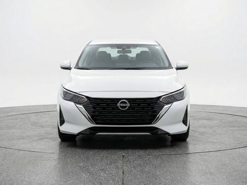 Used 2025 Nissan Sentra SV image 2