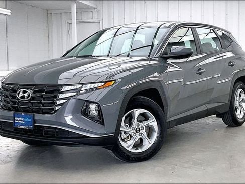 Certified 2024 Hyundai Tucson SE FWD image 2
