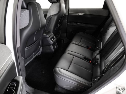 Used 2025 Cadillac Optiq Sport 1 w/ LPO, Floor Liner Package AWD/4WD image 34