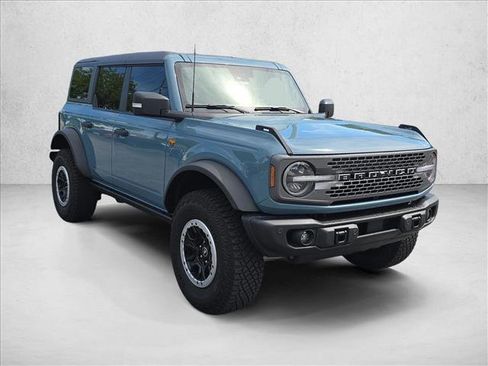 Used 2023 Ford Bronco Badlands w/ Sasquatch Package AWD/4WD image 3