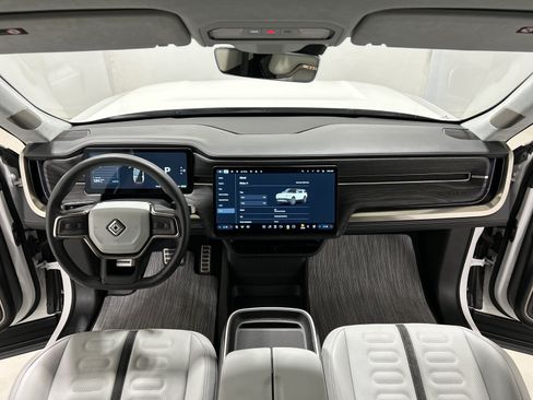 Used 2023 Rivian R1S Adventure AWD/4WD image 27