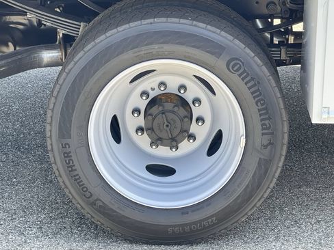 New 2026 Ford F450 XL w/ XL Chrome Package RWD image 11
