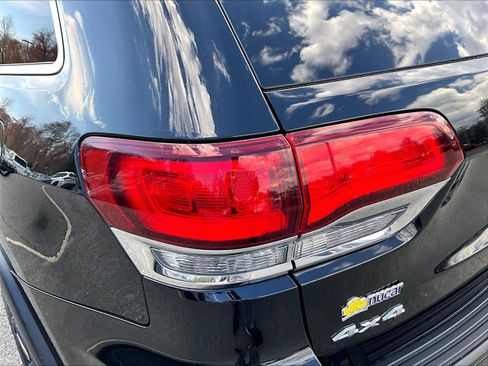 Used 2020 Jeep Grand Cherokee Laredo image 34