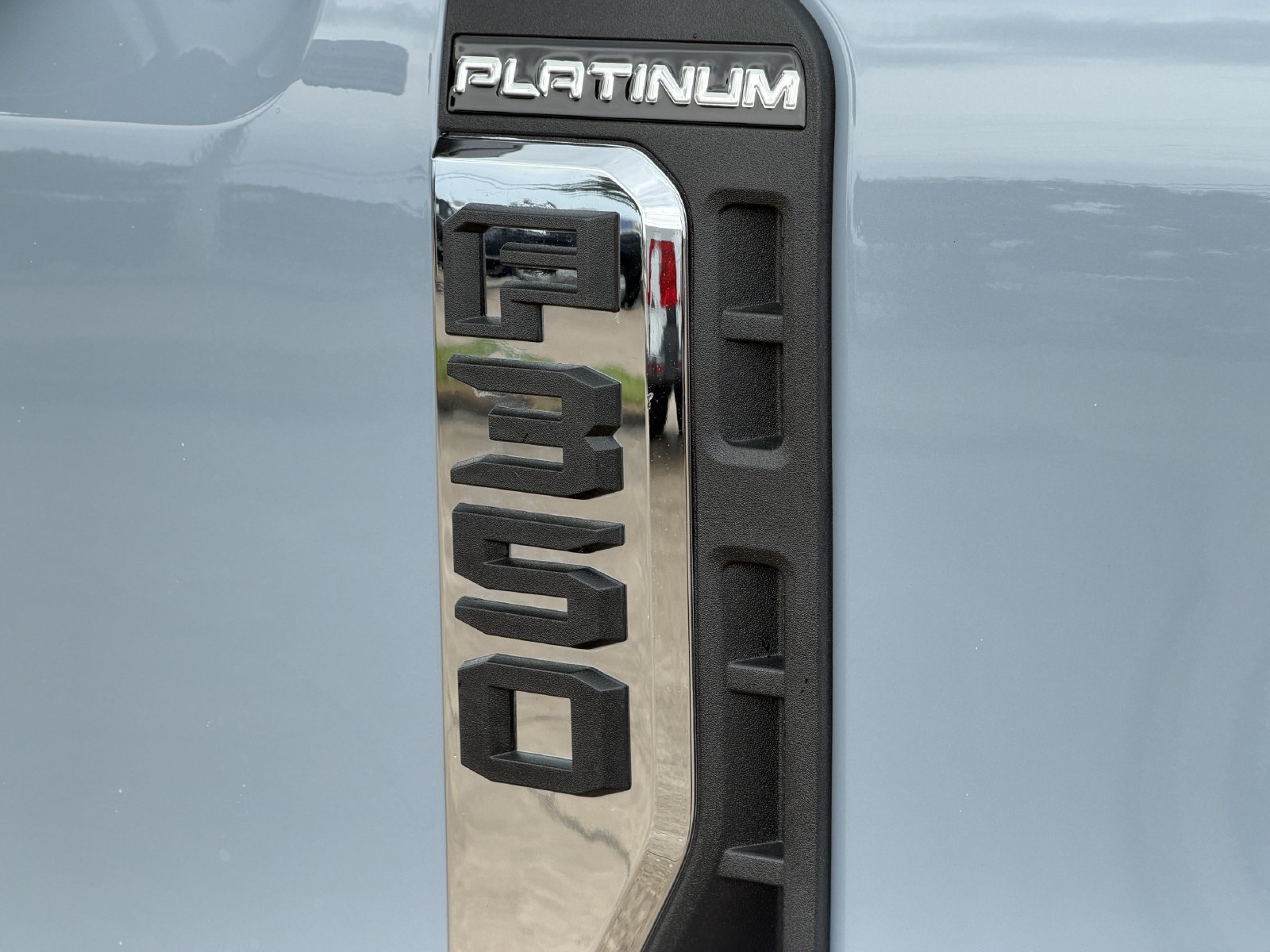 Used 2024 Ford F350 Platinum AWD/4WD image 11