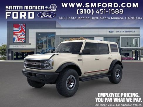 New 2026 Ford Bronco Outer Banks w/ Sasquatch Package AWD/4WD image 1
