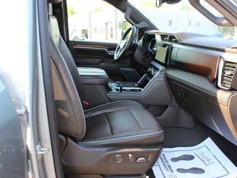 Used 2024 GMC Sierra 3500 Denali image 17