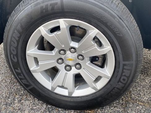 Used 2022 Chevrolet Colorado LT w/ Fleet Safety Package image 10