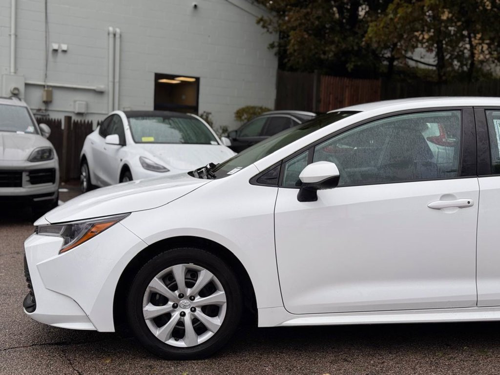 Used 2023 Toyota Corolla LE FWD image 10