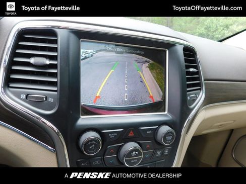 Used 2017 Jeep Grand Cherokee Overland image 11