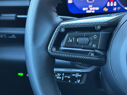 Certified 2025 Porsche Macan 4 Electric image 31