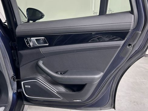 Certified 2021 Porsche Panamera 4 image 25