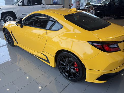 New 2026 Toyota GR86 YUZU Limited image 5