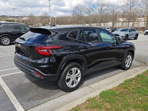 Used 2024 Chevrolet Trax LS image 7