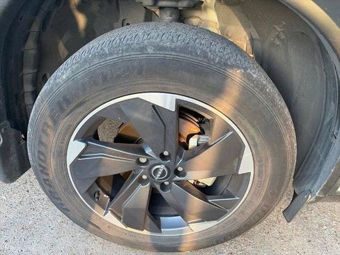 Certified 2024 Nissan Rogue SV w/ SV Premium Package FWD image 7