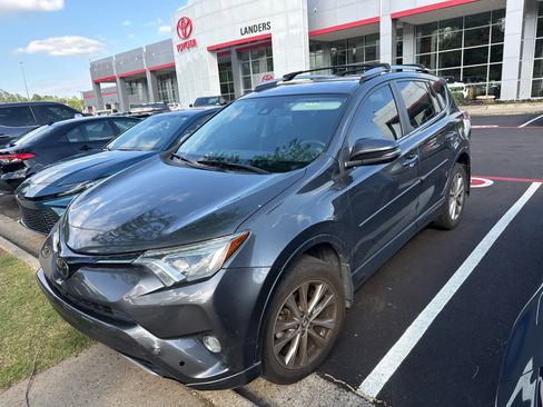 Used 2018 Toyota RAV4 Platinum AWD/4WD image 7