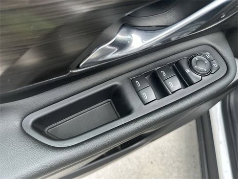 Used 2024 GMC Terrain SLE image 15