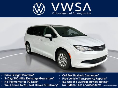 Used 2023 Chrysler Voyager LX FWD image 1