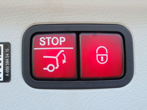 Used 2023 Mercedes-Benz EQS 580 4MATIC SUV image 8