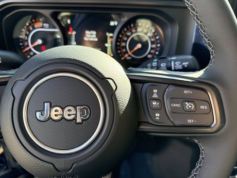 New 2025 Jeep Wrangler Rubicon w/ Steel Bumper Group image 29