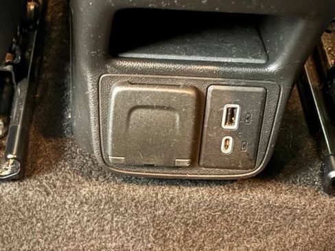 Used 2021 Chevrolet TrailBlazer LT w/ Sun and Liftgate Package FWD image 12
