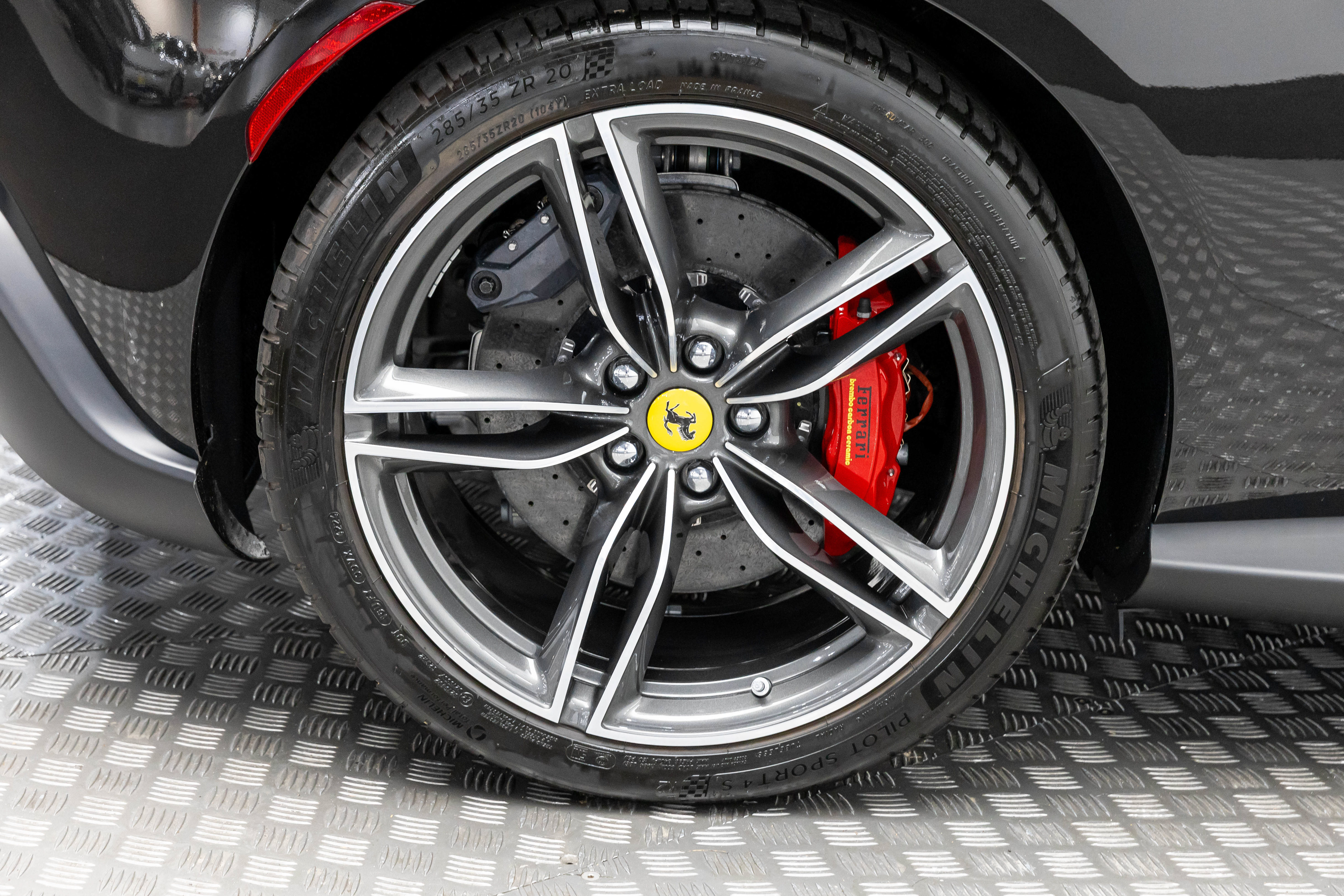 Certified 2025 Ferrari Roma Spider RWD image 24