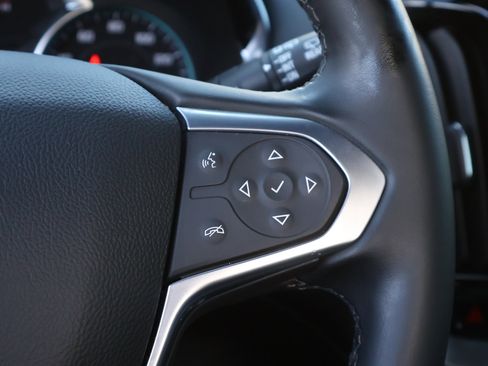 Used 2023 Chevrolet Traverse LT image 15