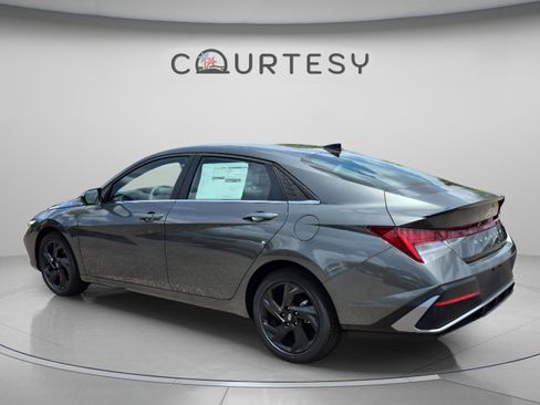 New 2026 Hyundai Elantra SEL Sport Premium FWD image 3