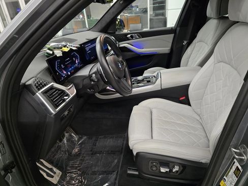 Used 2023 BMW X7 xDrive40i w/ Executive Package image 17