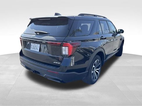 Used 2025 Ford Explorer ST-Line AWD/4WD image 3