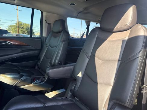 Used 2015 Cadillac Escalade ESV Luxury RWD image 13