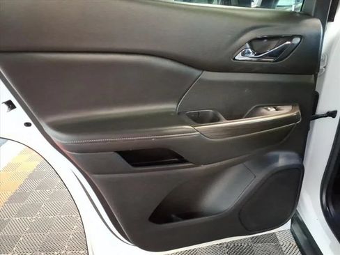 Used 2020 GMC Acadia SLT AWD/4WD image 16