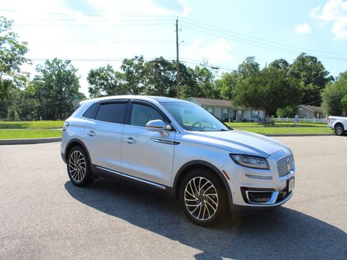 Used 2019 Lincoln Nautilus Reserve FWD image 3
