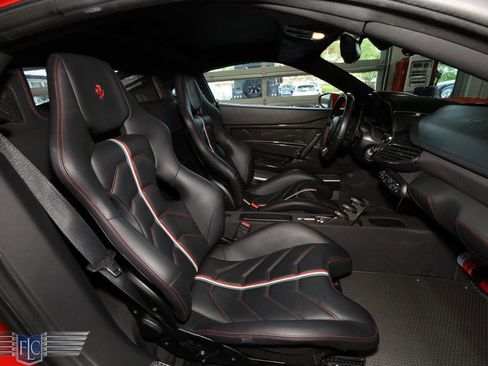 Used 2014 Ferrari 458 Speciale image 22