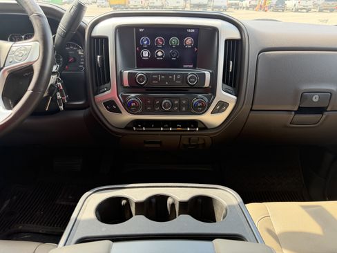 Used 2014 GMC Sierra 1500 SLT w/ SLT Preferred Package AWD/4WD image 21