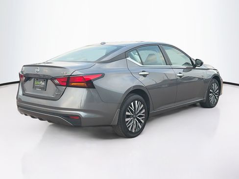 Used 2024 Nissan Altima 2.5 SV AWD/4WD image 9