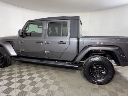 Used 2022 Jeep Gladiator Sport AWD/4WD image 8