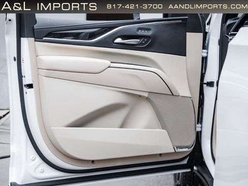 Used 2024 Cadillac Escalade Premium Luxury w/ Performance Package AWD/4WD image 46