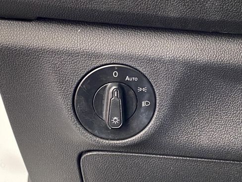 Used 2019 Volkswagen Jetta SE image 27