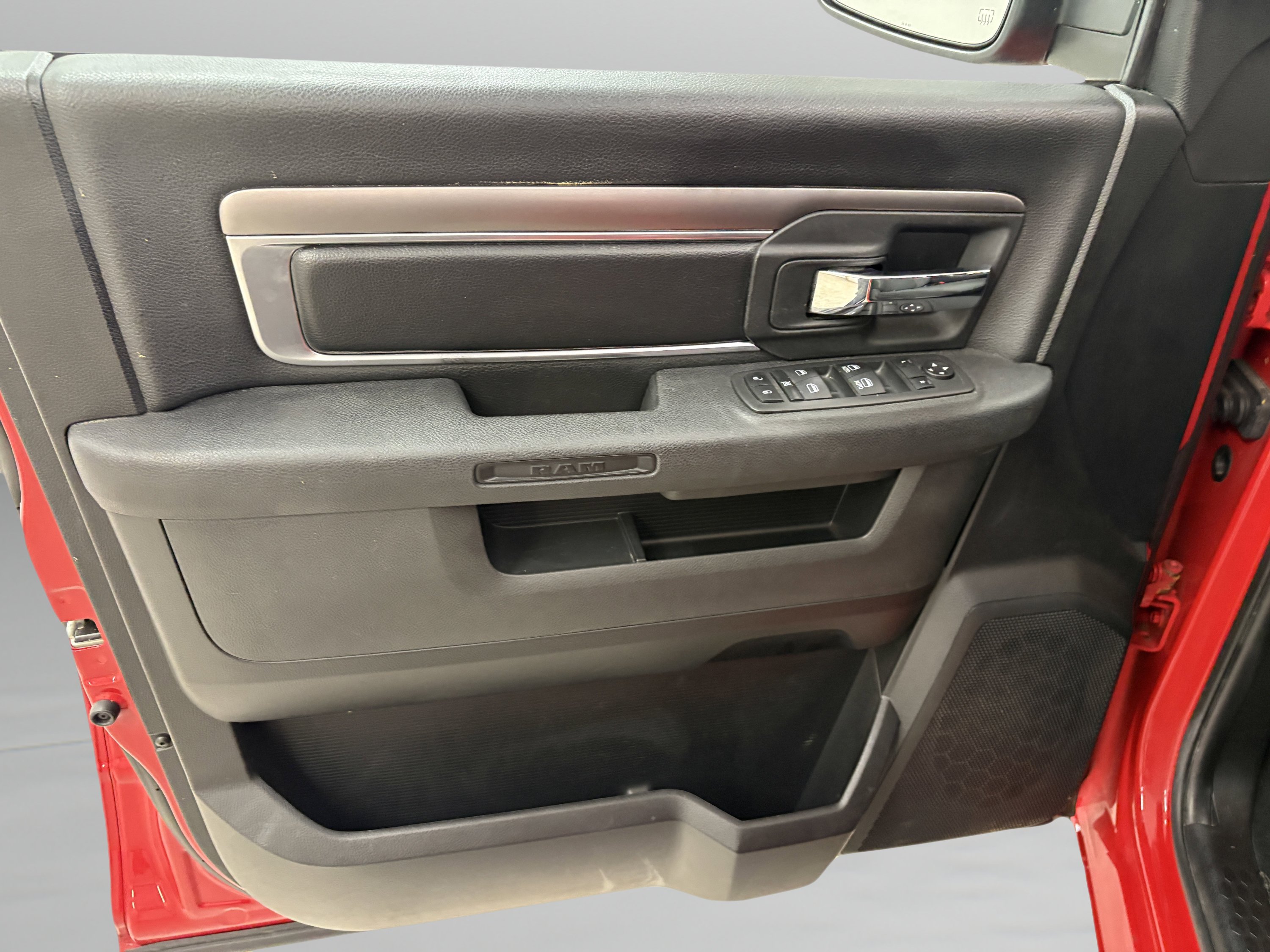 Used 2024 RAM 1500 Warlock RWD image 22