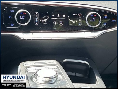 Used 2022 Genesis GV70 3.5T Sport w/ Sport Advanced Package AWD/4WD image 29