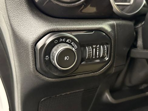 Used 2020 Jeep Wrangler Sport image 12