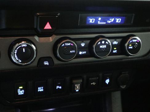 Used 2023 Toyota Tacoma TRD Off-Road image 26