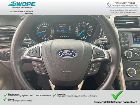 Used 2017 Ford Fusion SE FWD image 15