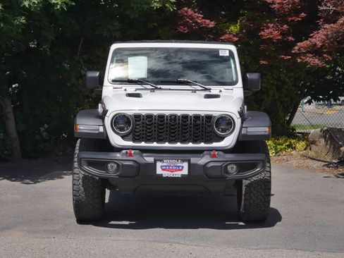 Used 2024 Jeep Wrangler Rubicon w/ Technology Group AWD/4WD image 32