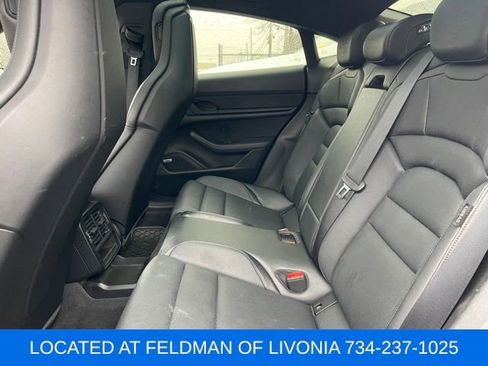 Used 2021 Porsche Taycan image 9