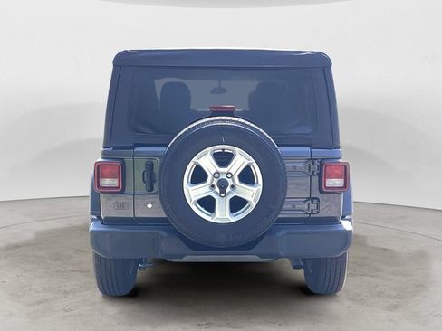 Used 2018 Jeep Wrangler Unlimited Sport S AWD/4WD image 4