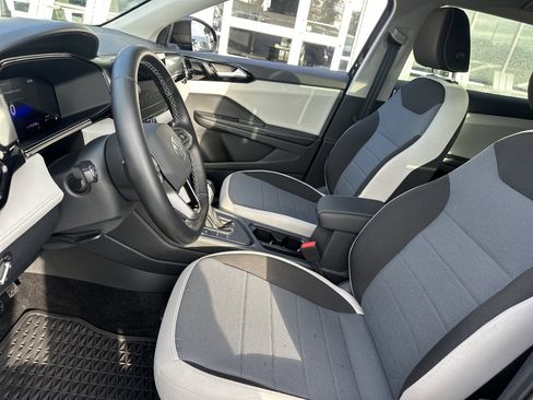 Used 2025 Volkswagen Taos S image 11