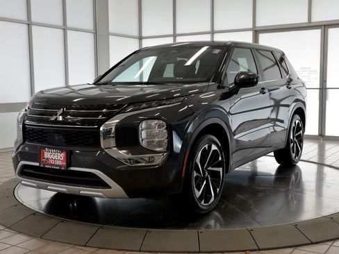 Used 2024 Mitsubishi Outlander SE image 4
