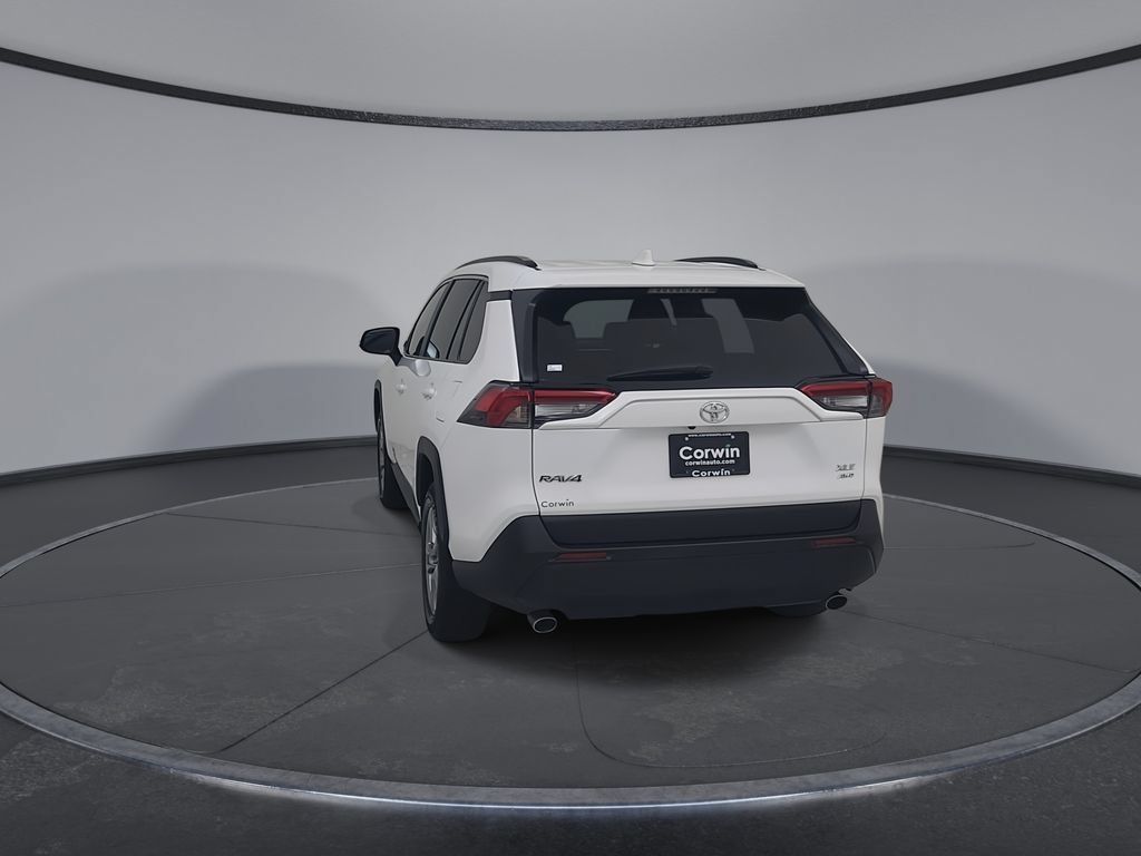 Used 2025 Toyota RAV4 XLE AWD/4WD image 13