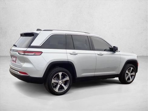 Used 2022 Jeep Grand Cherokee Limited 4xe w/ Luxury Tech Group II image 4